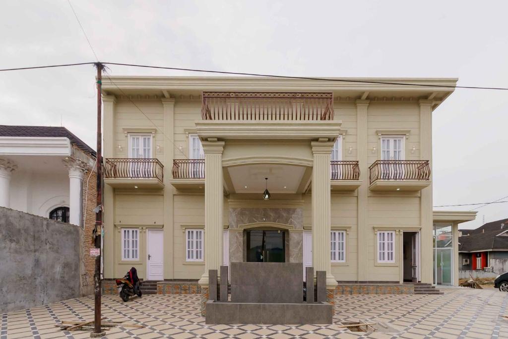 Padang House | RedDoorz Plus Syariah @ Jalan Dr Sutomo Padang