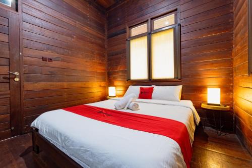 Pantai Indah Kapuk House | RedDoorz Resort @ Taman Wisata Mangrove