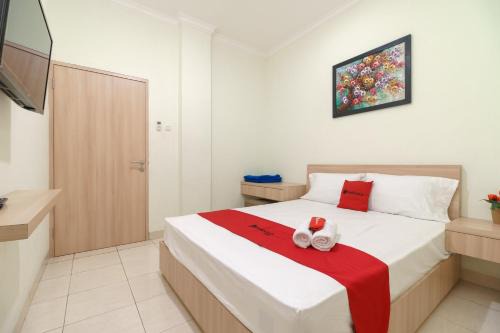 Depok House | RedDoorz Syariah @ Cinere Depok