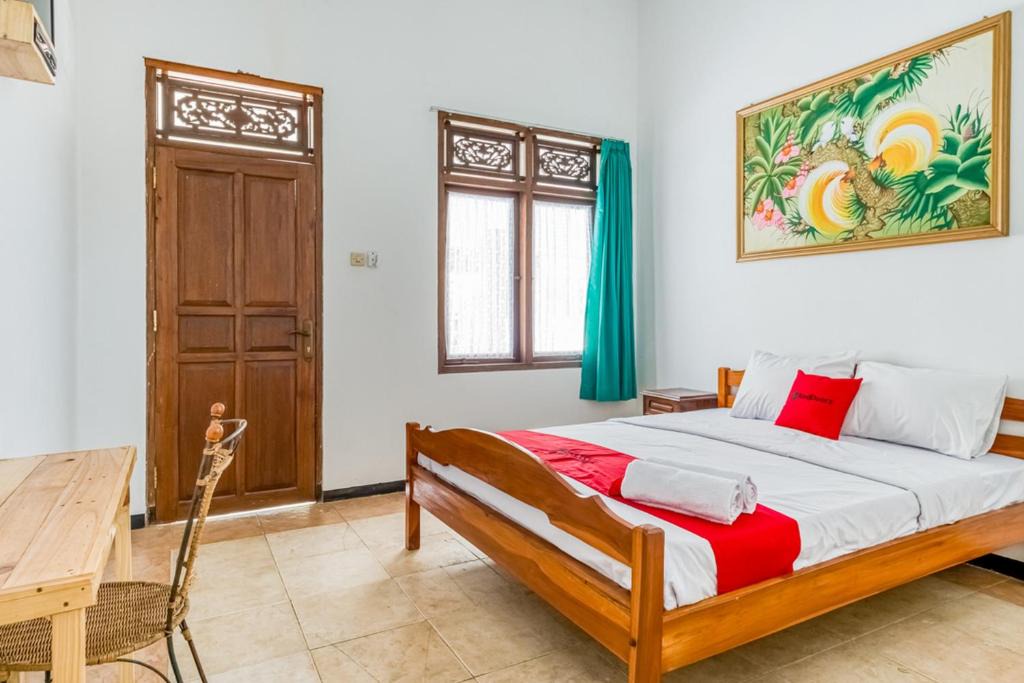 Malang House | RedDoorz Syariah near Gor Ken Arok