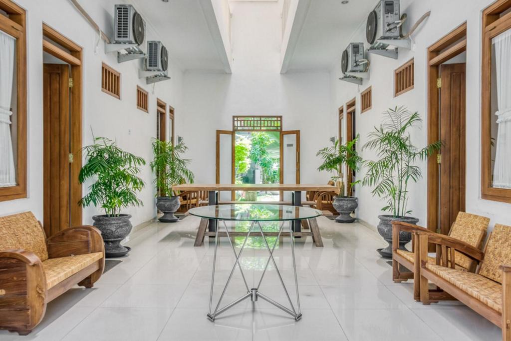 Mlati Hotel | RedDoorz Syariah near Taman Pelangi Jogja 2