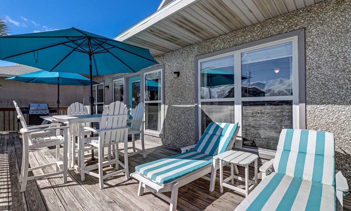 Fernandina Beach House | Redecorated Pet Friendly Home by RedAwning