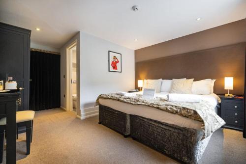 Moreton-in-Marsh Hotel | Redesdale Arms Hotel
