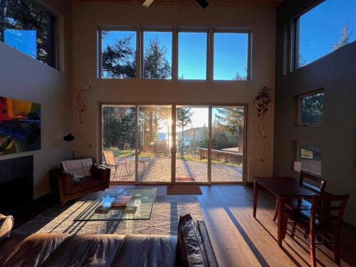 Port Orford Villa | Redfish Rocks Villas - Blue