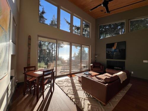 Port Orford Villa | Redfish Rocks Villas - Green