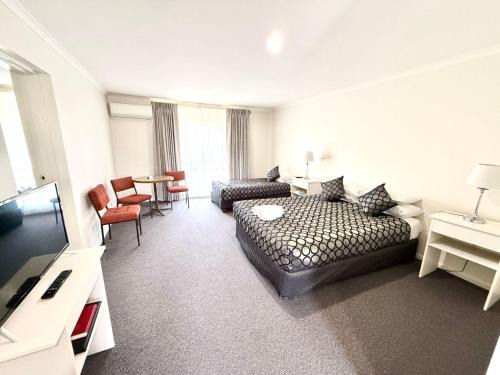 Mathoura Hotel | Redgum Motel