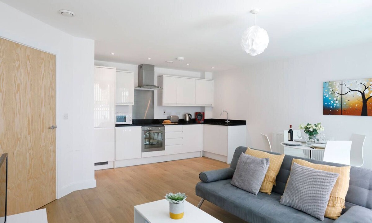 Redhill Apartment | Redhill Queensgate Apartment A