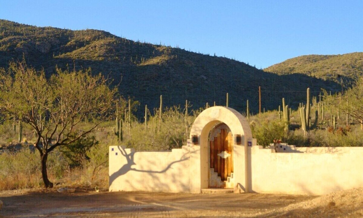 Tucson House | Redington Hideaway, comfort and quiet with sweeping desert and mountain views