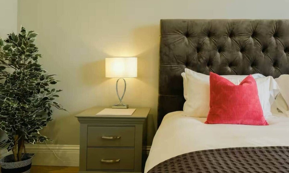 Cotham Apartment | Redland Elegance | Spacious & Bright