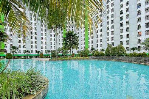 Ciputat Hotel | RedLiving Apartemen Green Lake View Ciputat - Hanna Property Tower B