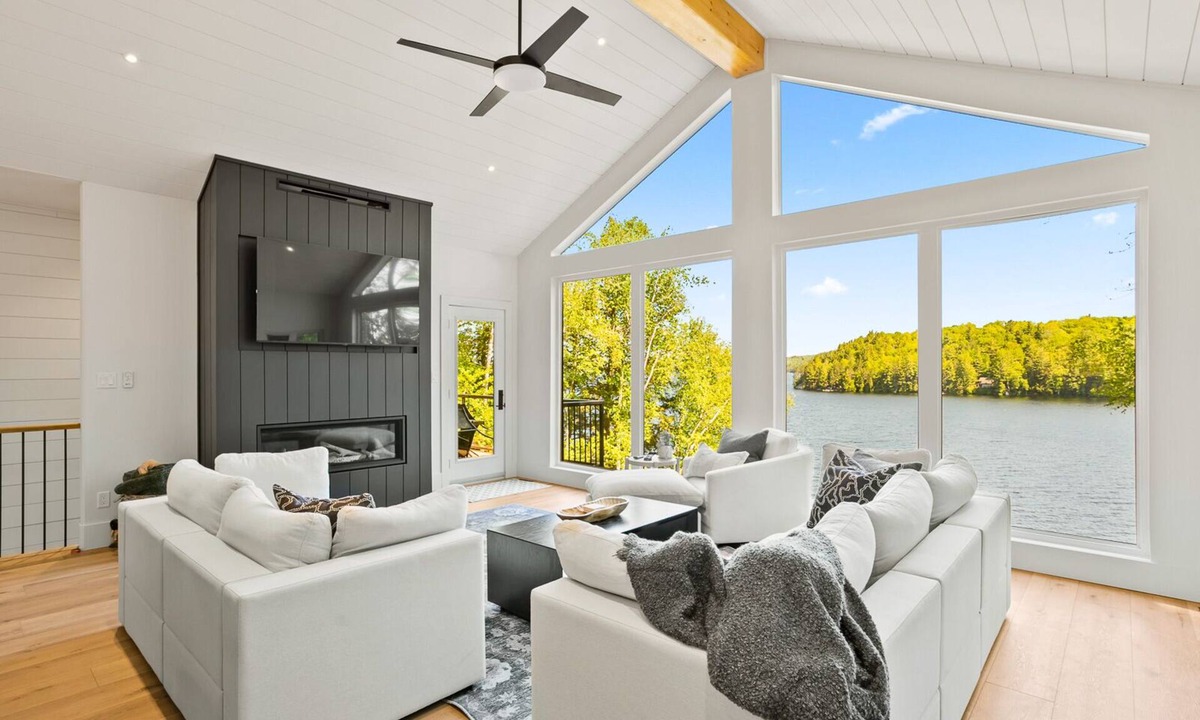 Dysart et al House | Redstone Lake - Haliburton - brand new cottage!