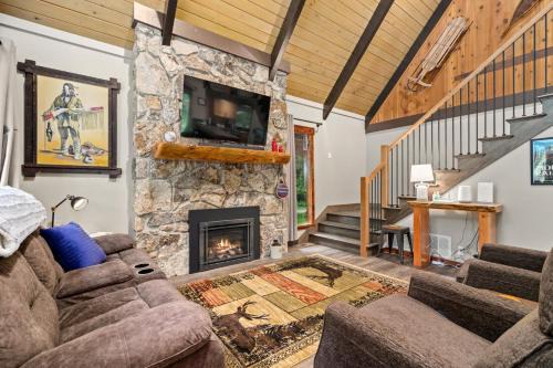 Ashford Ski Chalet | Redtail Rendezvous Private A-Frame Cabin Near Mount Rainier