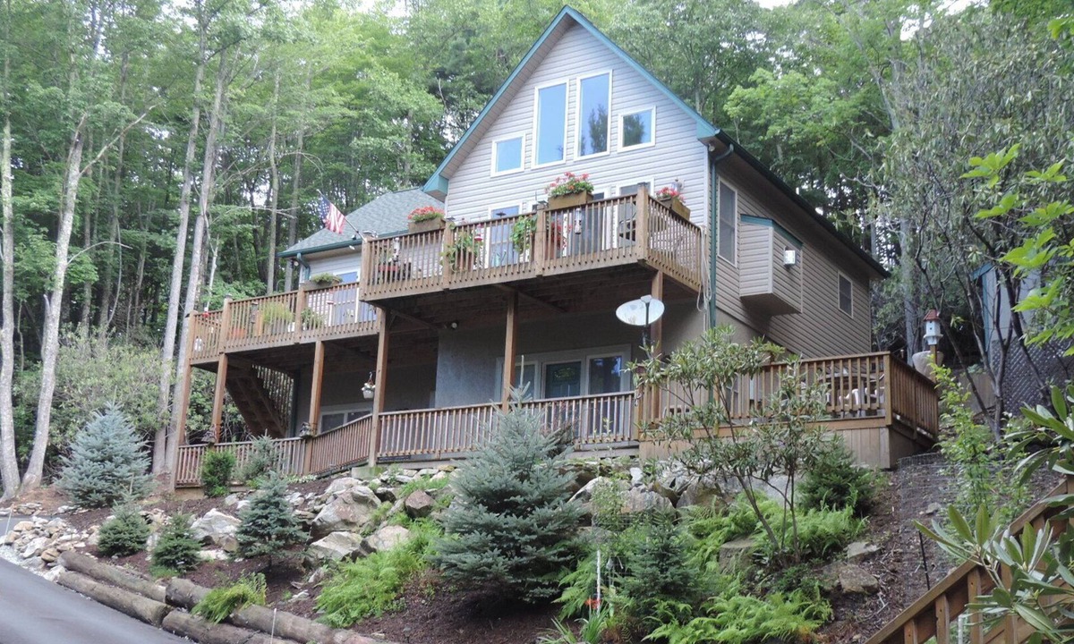 Beech Mountain Cabin | Reduced%30+daysBchMTN/2BR/2BthClean/Comfort/sleeps5/Wifi/Cable/2mi2rsrt