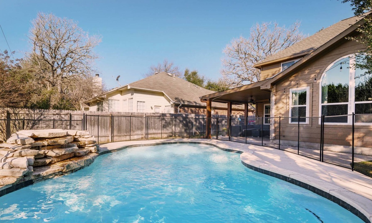 North Buttercup Creek House | Reduced! Family/Pet-friendly, private pool, backyard oasis, playground, pingpong, weekday discounts!