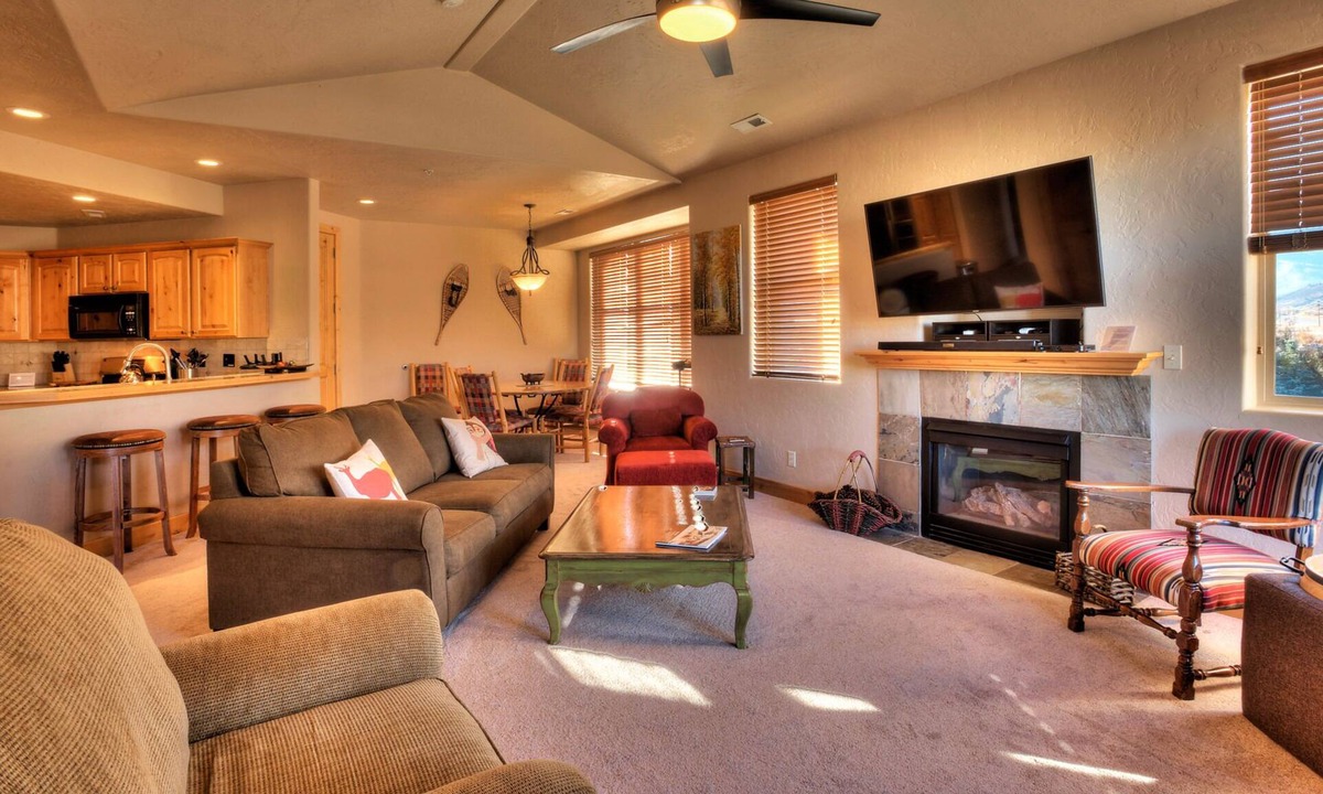 Kimball Junction Condo | Reduced January Rates! Great Location. 5starReviews. 3 Bed, 2 Bath with Views