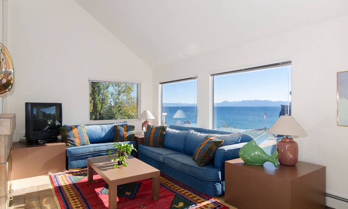 Tahoe Vista Condo | Reduced this weedkend. Lakeview condo 2 bed/2bath