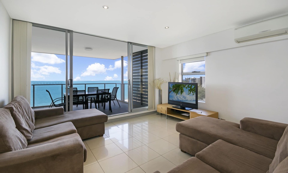 Redcliffe Hotel | Redvue Apartments