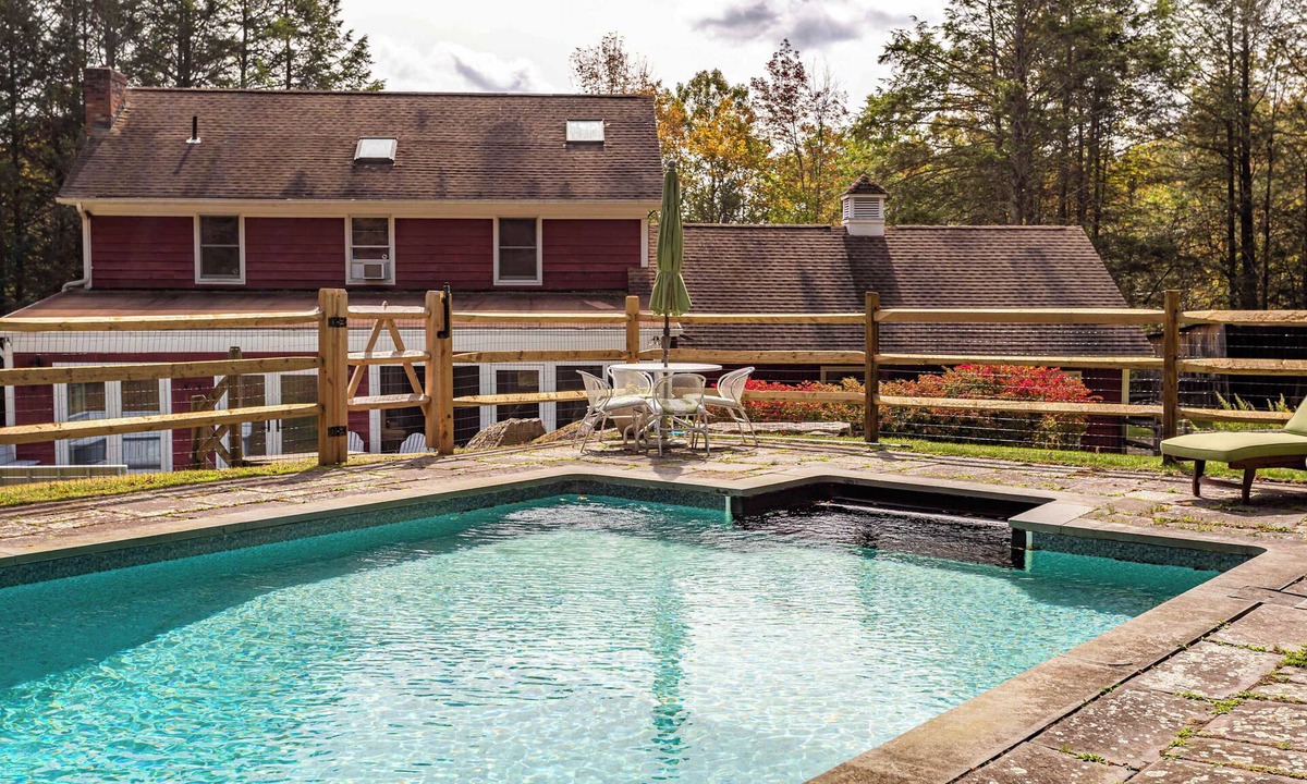 Livingston Manor House | Redwood Manor: Pool | Deck | Historic