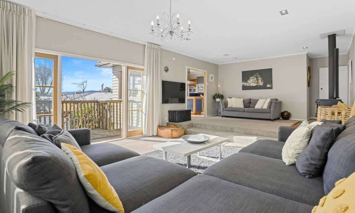 Lynmore House | Redwoods Retreat | Spa Pool, Fireplace & BBQ!