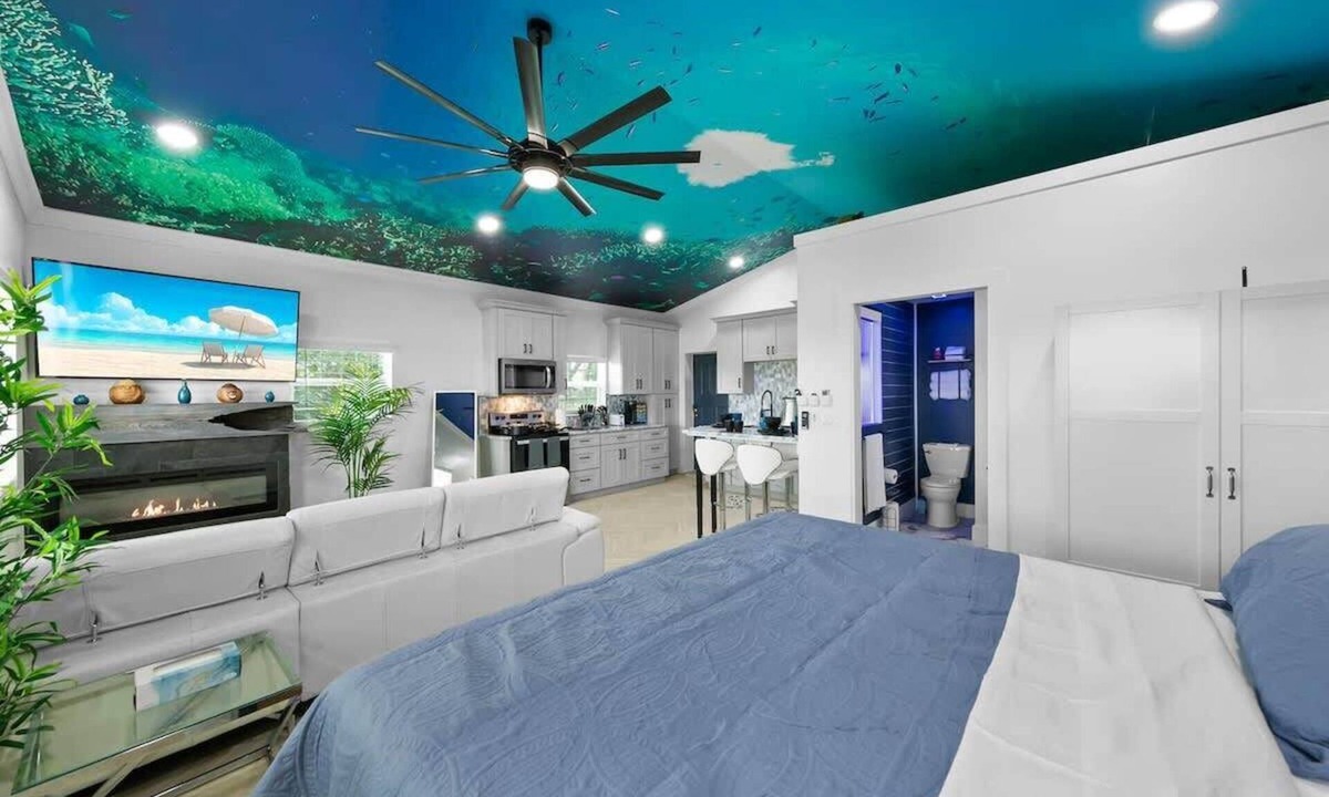 Northside Condo | Reef Break Getaway, Long-Term, King Bd, Laundry