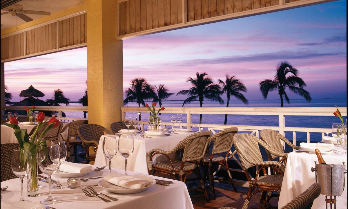 Anglers Park Hotel | Reefhouse Resort & Marina