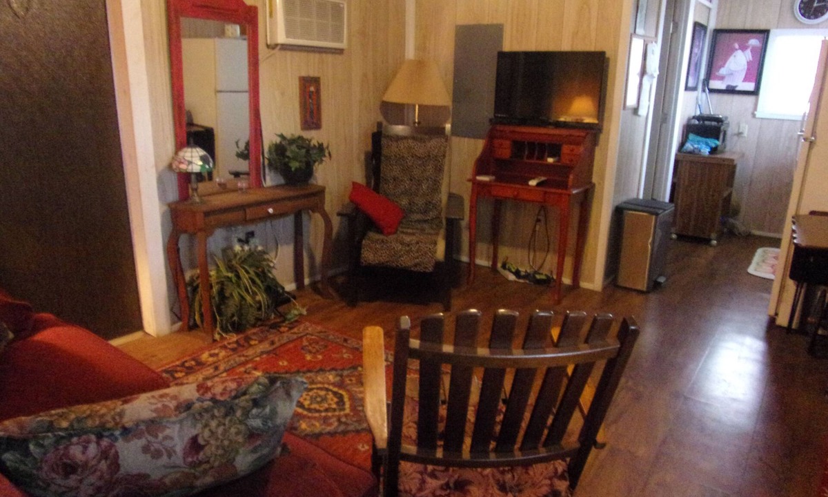 Hemphill Cabin | Reel Em In! Small, clean cabin set back from water on WF property w/boathouse