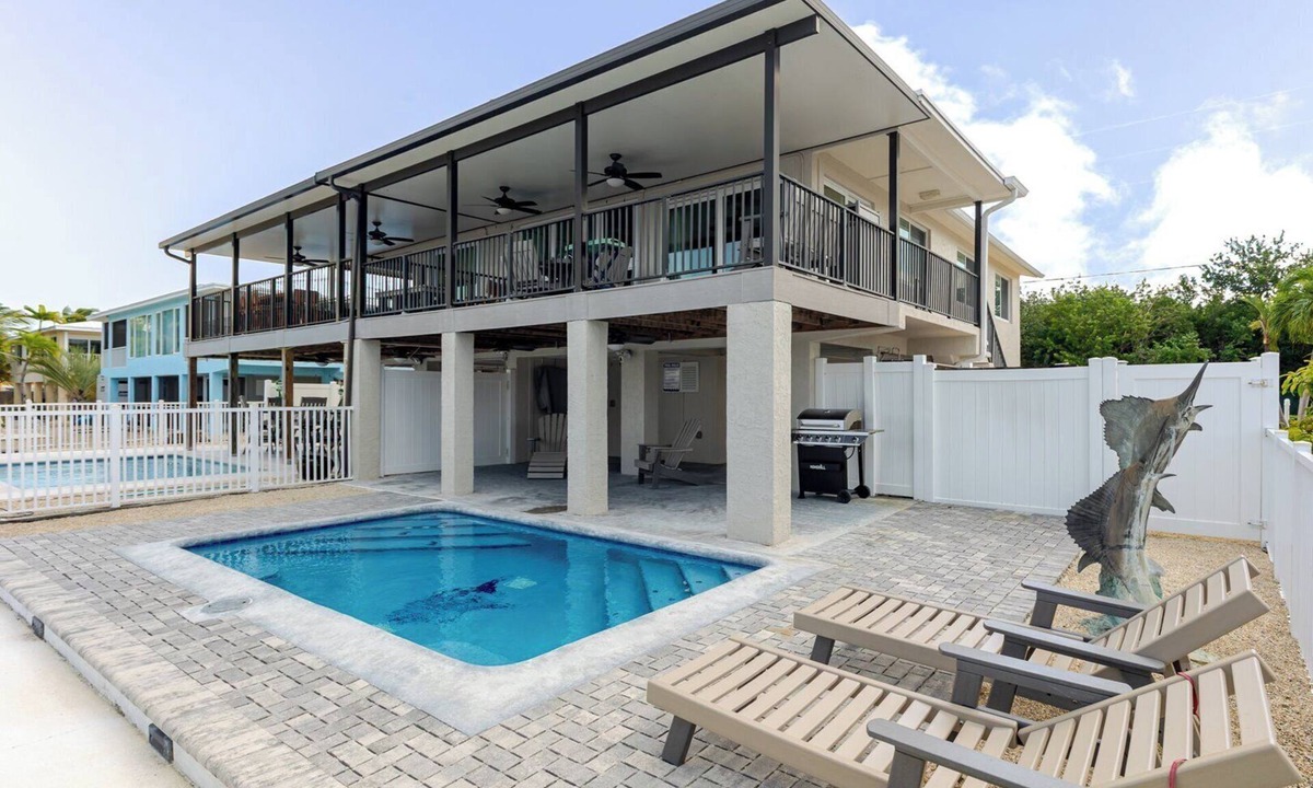 Marathon House | Reel Paradise I - 2bed/2bath half duplex with private pool & dockage