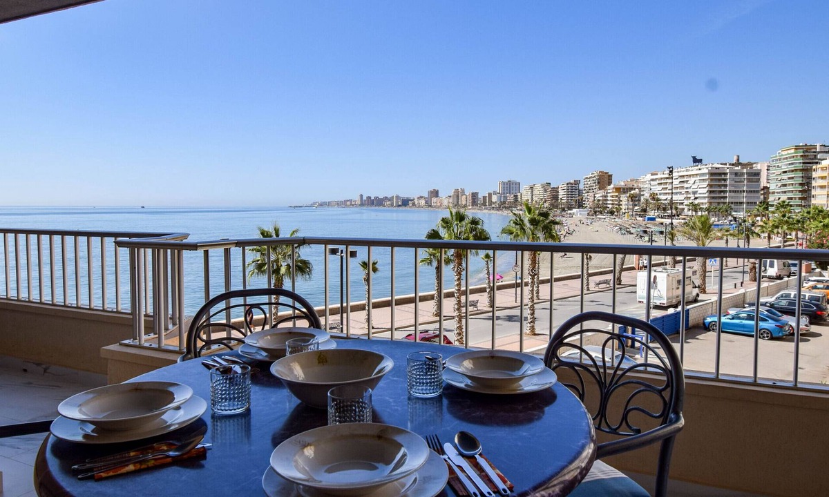 Torreblanca Apartment | Ref: 289 Beautiful modern seafront apartment in Torreblanca with great views