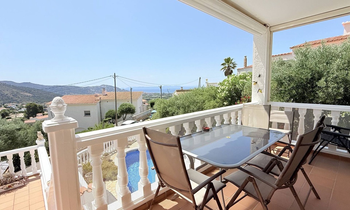 El Mas Fumats Villa | Ref. Alb31 - VILLA WITH POOL AND SEA VIEWS