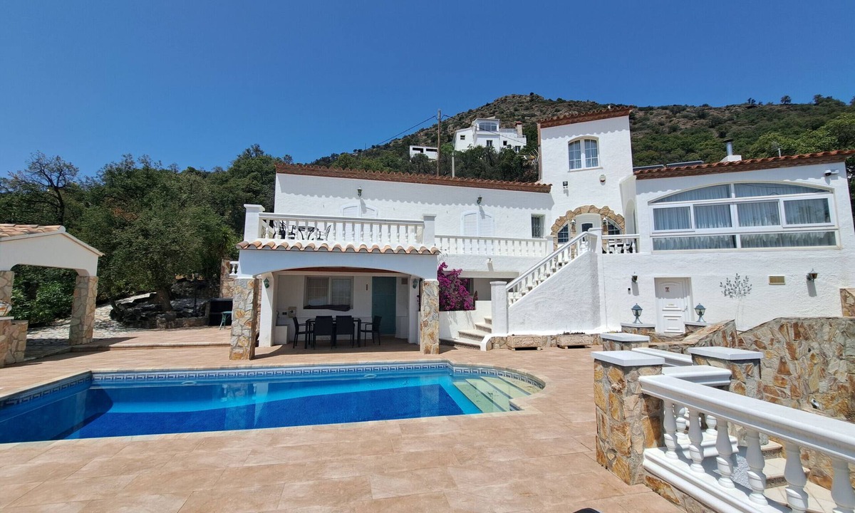 El Mas Fumats Villa | Ref. Cat01 - Cozy villa with stunning sea views