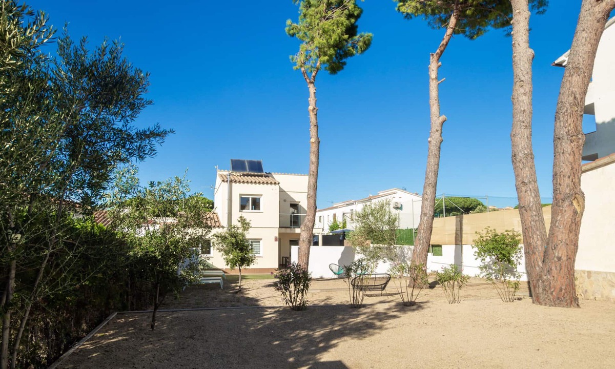 L'Escala House | Ref. FLOR: house with private pool near of the beach.
