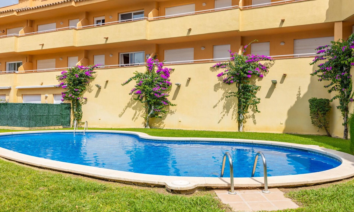 L'Escala Apartment | Ref. MONTGÓ F: Apartment in Cala Montgó with pool and parking.