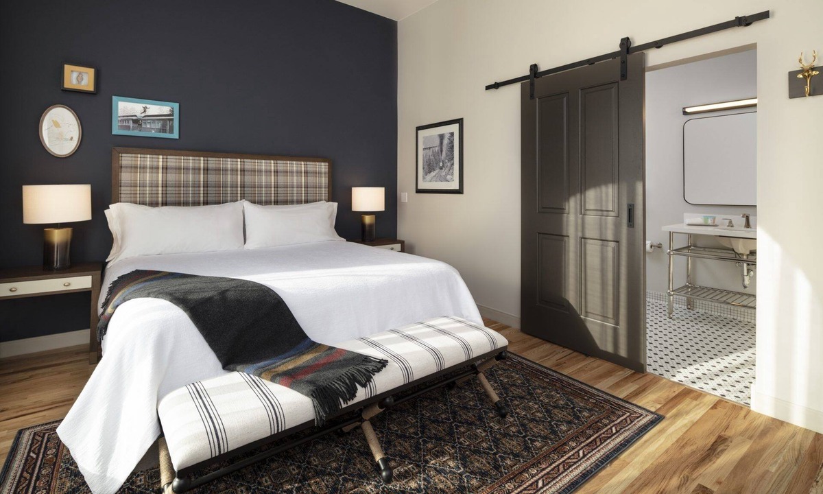 Glenwood Springs Hotel | Refined City Accommodation Close to Museums, Shopping & Dining | 3 Units