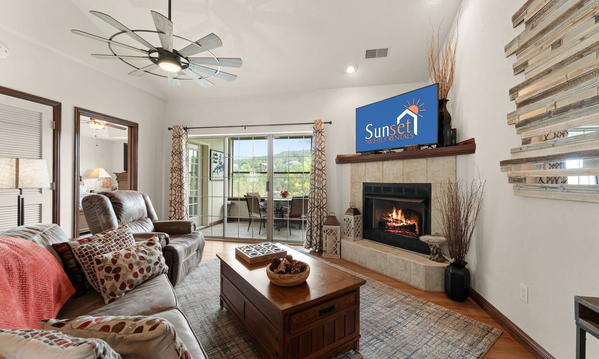 Hollister House | Reflection 2 Bedroom Condo by RedAwning