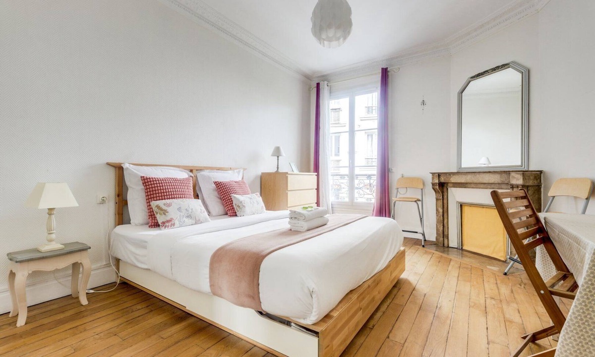 5th Arrondissement Apartment | Reflets d'Argent-Clean & simple by Mon Petit Faré