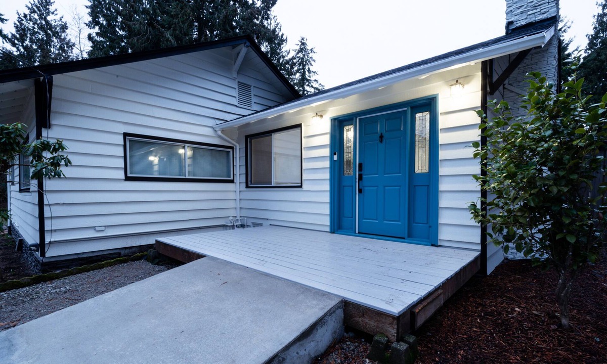 Seattle Metro Area House | Refreshed Modern Ranch