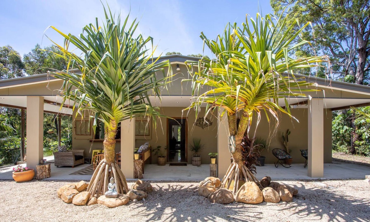 Wooyung House | Refreshing 3BR Oasis with Pool & Fire Pit