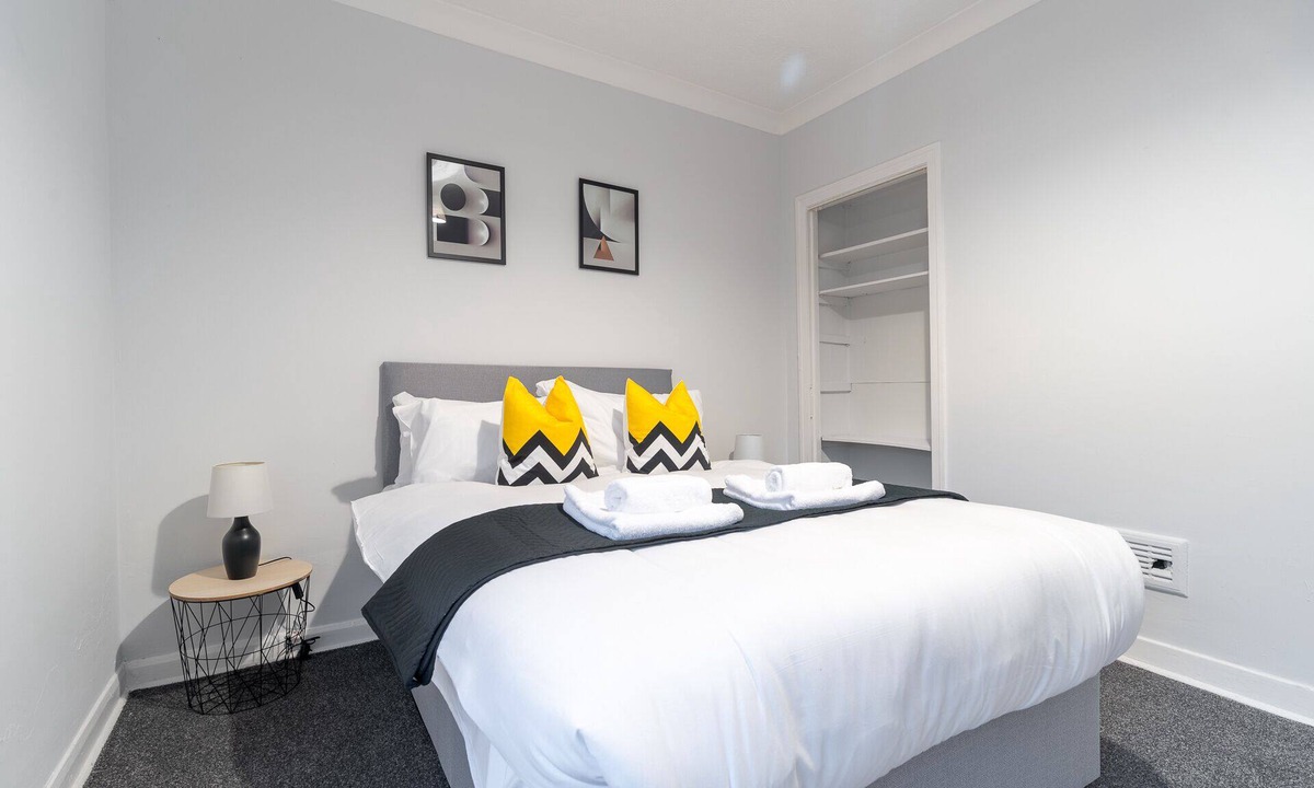 Shotts Apartment | Refreshing Modern Apartment in Salsburgh