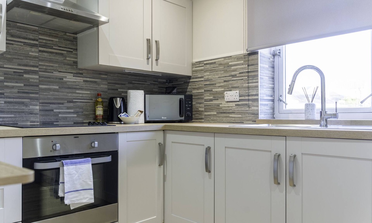 Lanark Apartment | Refreshing Modern Apartment in Lanark