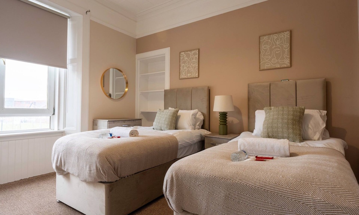 Shotts Apartment | Refreshing Modern Apartment in Shotts