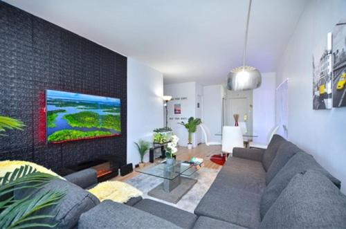 De Lorimier Apartment | Refuge Doux & Cozy
