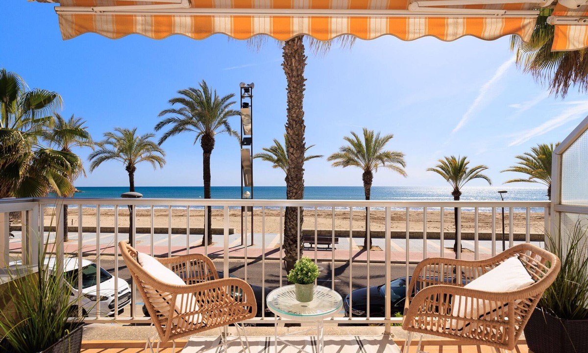 Salou City Centre Apartment | Refurbished, frontline and with views