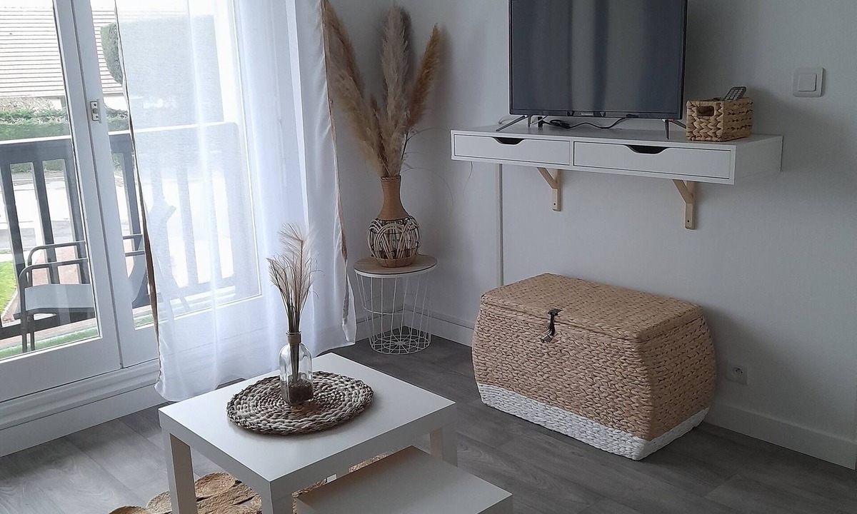 Villers-sur-Mer Apartment | Refurbished T2 apartment with balcony
