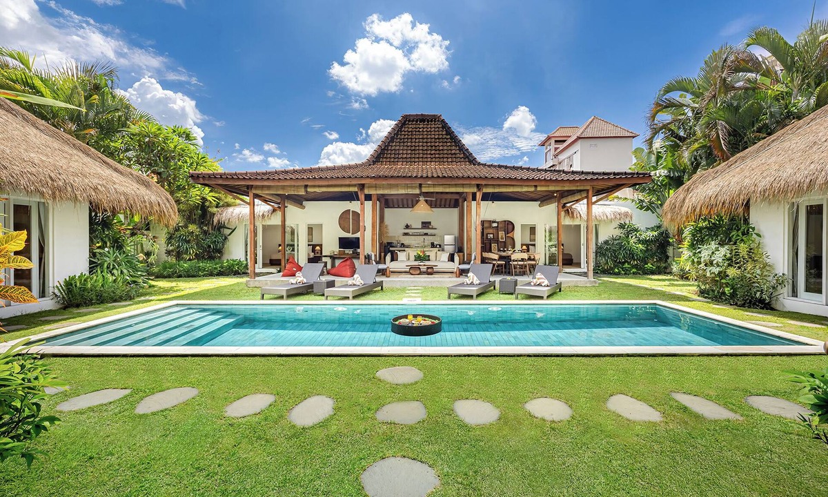 Petitenget Villa | Refurbished Villa Kaly – Central Seminyak Oberoi, 700m from Beach