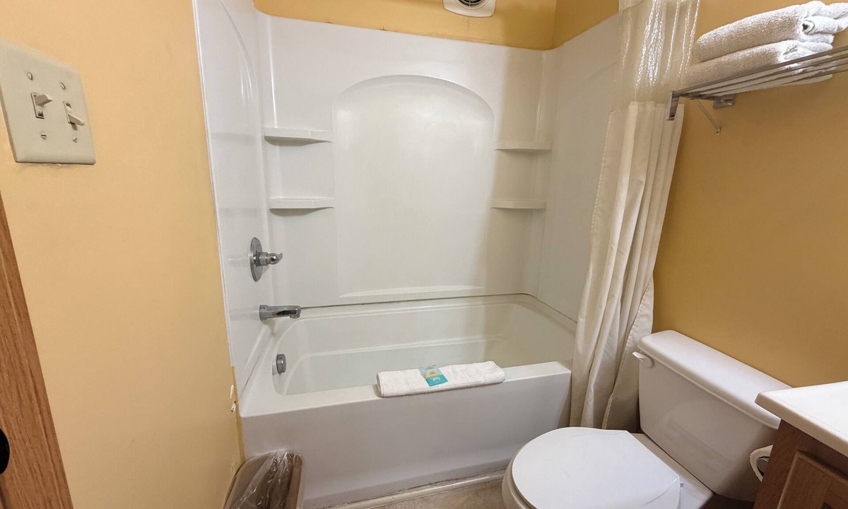 Coffeyville Hotel | Regal Inn Coffeyville KS US 169
