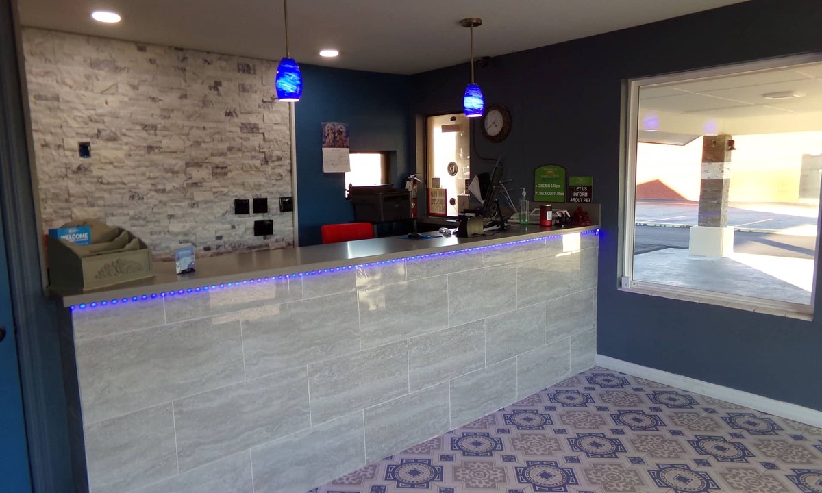 Lake City Hotel | Regal Inn