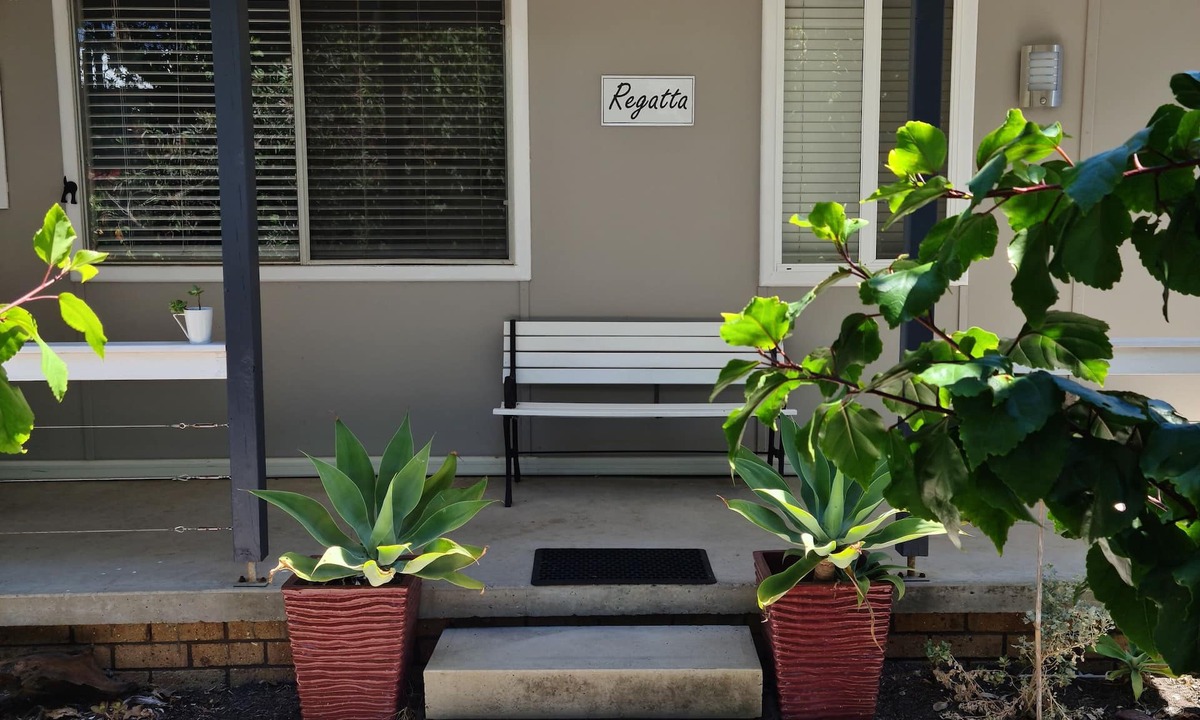 Red Rock House | Regatta on Rudder - Dog Friendly!