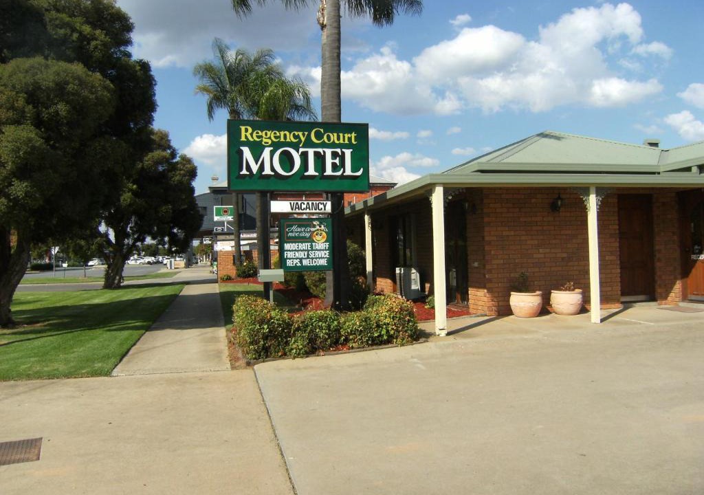 Cobram Hotel | Regency Court Motel
