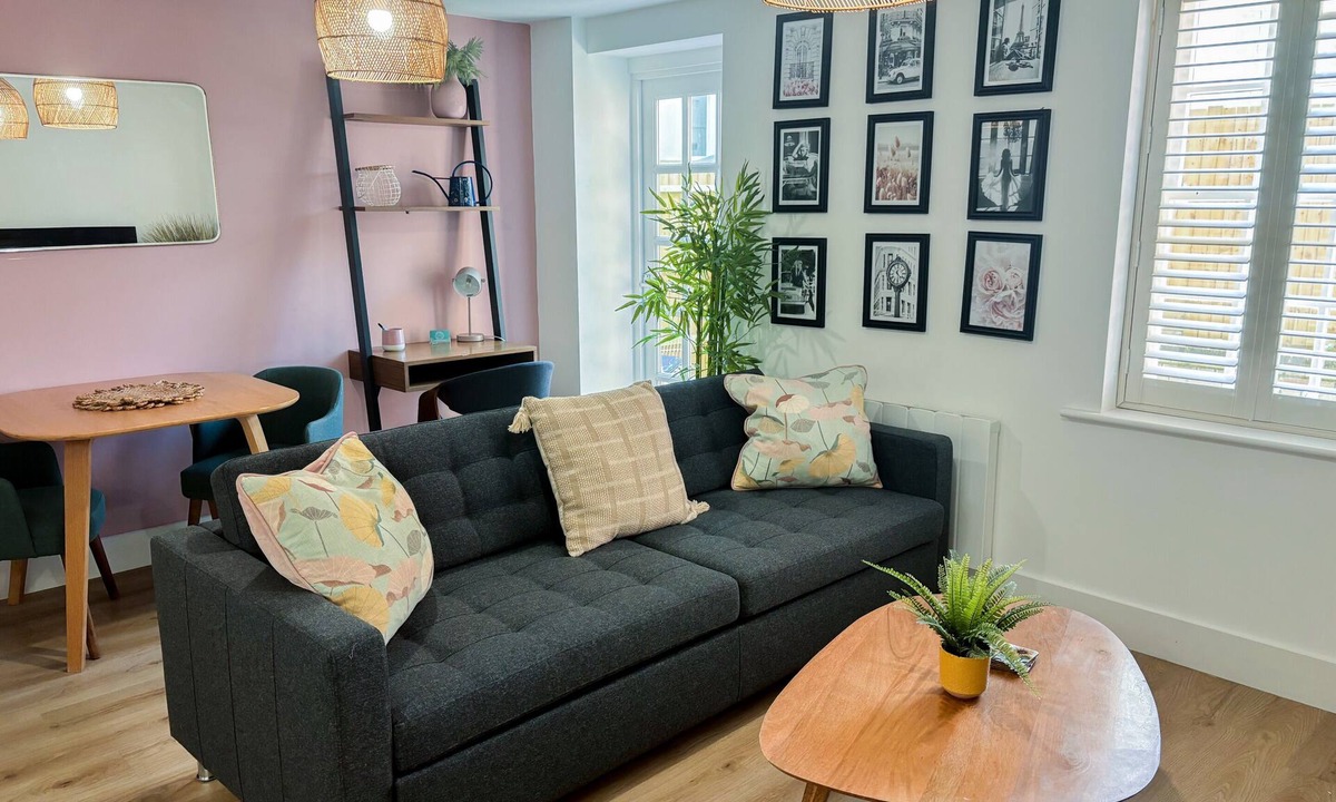 Southampton City Centre Apartment | Regency Court - with private courtyard