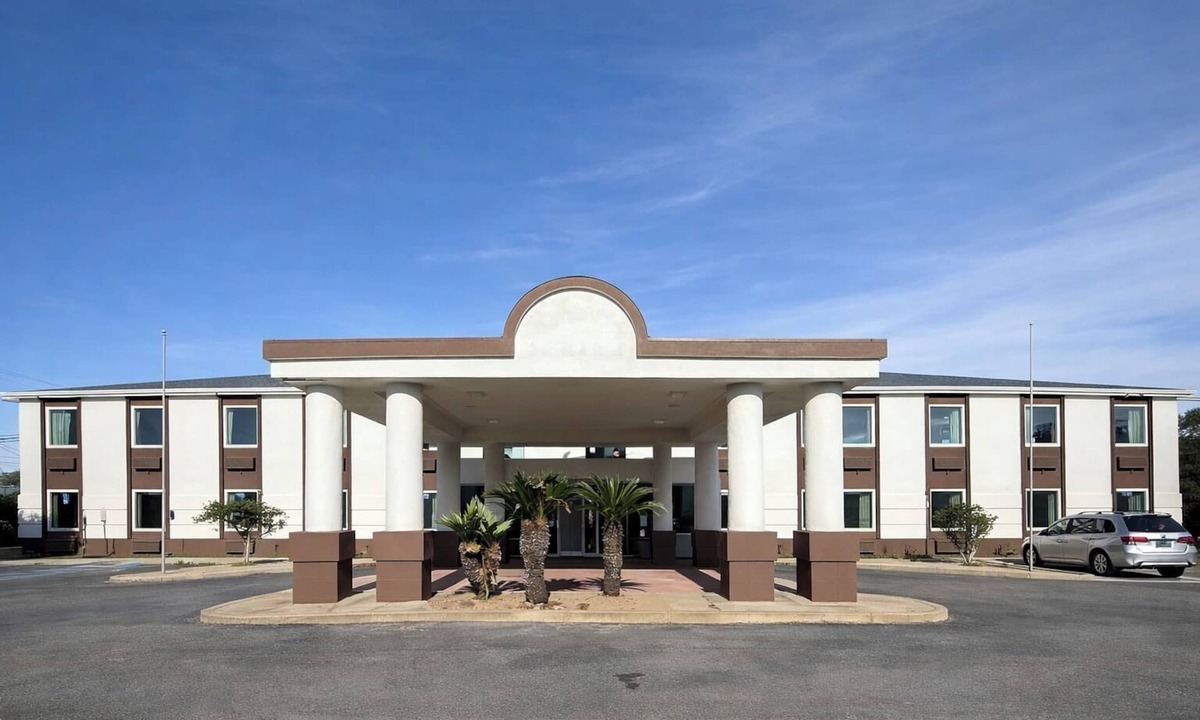 Milton Hotel | Regency Inn and Suites